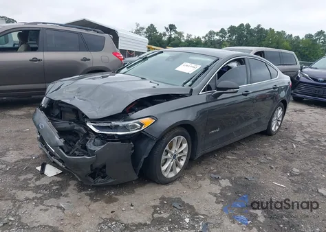 2019 Ford Fusion Hybrid Sel z USA, uszkodzony, nr VIN 3FA6P0MU0KR189552
